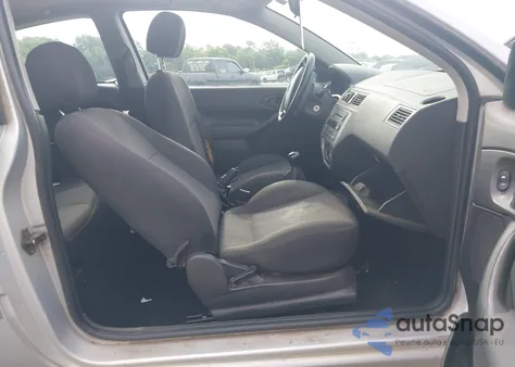 2006 Ford Focus Zx3 z USA, uszkodzony, nr VIN 1FAFP31NX6W160335